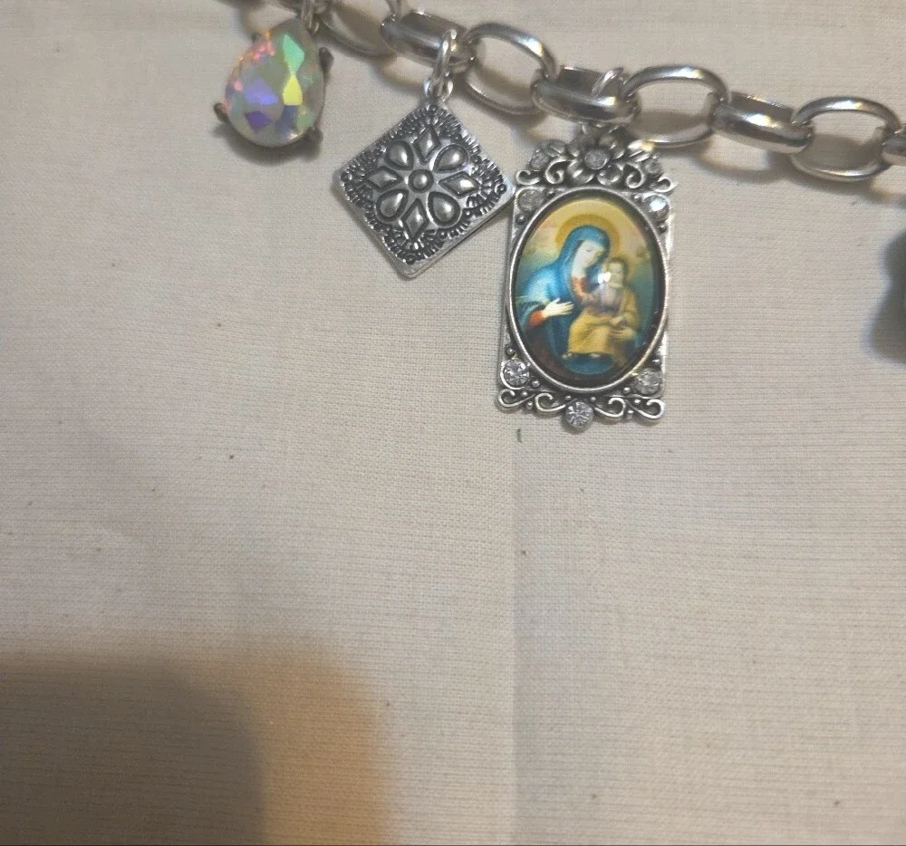 N/A stylish silver